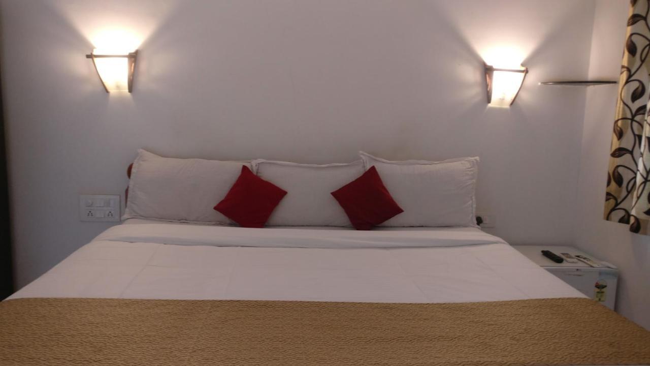 Hotel Mj Beach Resort Baga Exterior foto